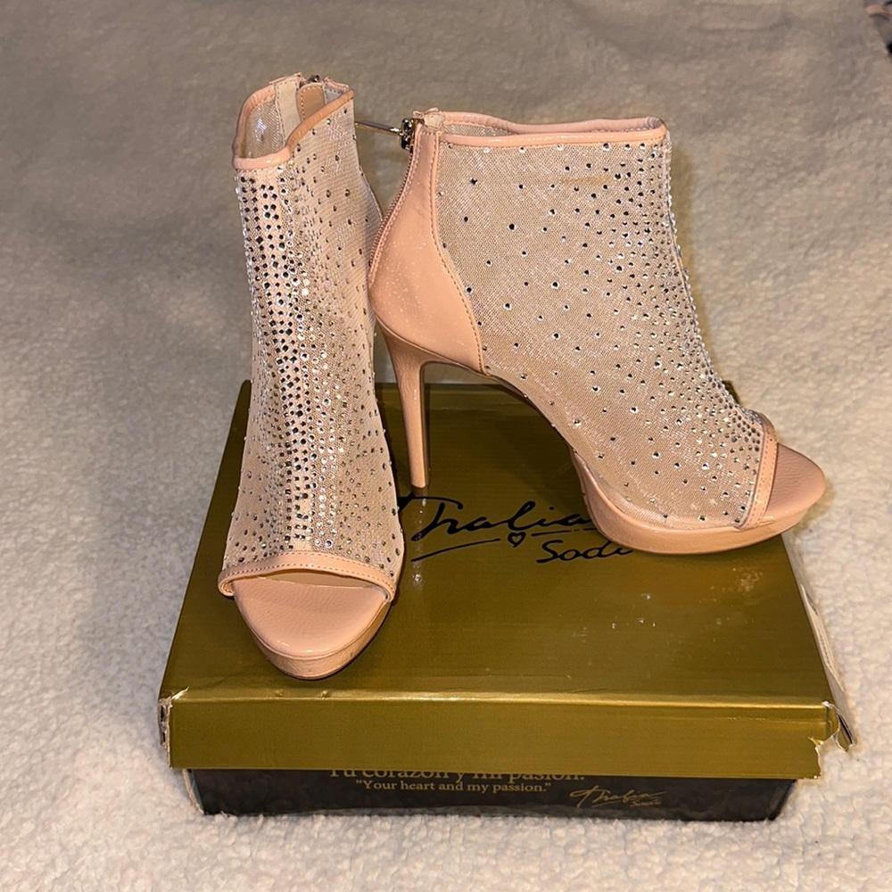 Thalia Sodi size 8, 4” open toed heels, NEW IN BOX